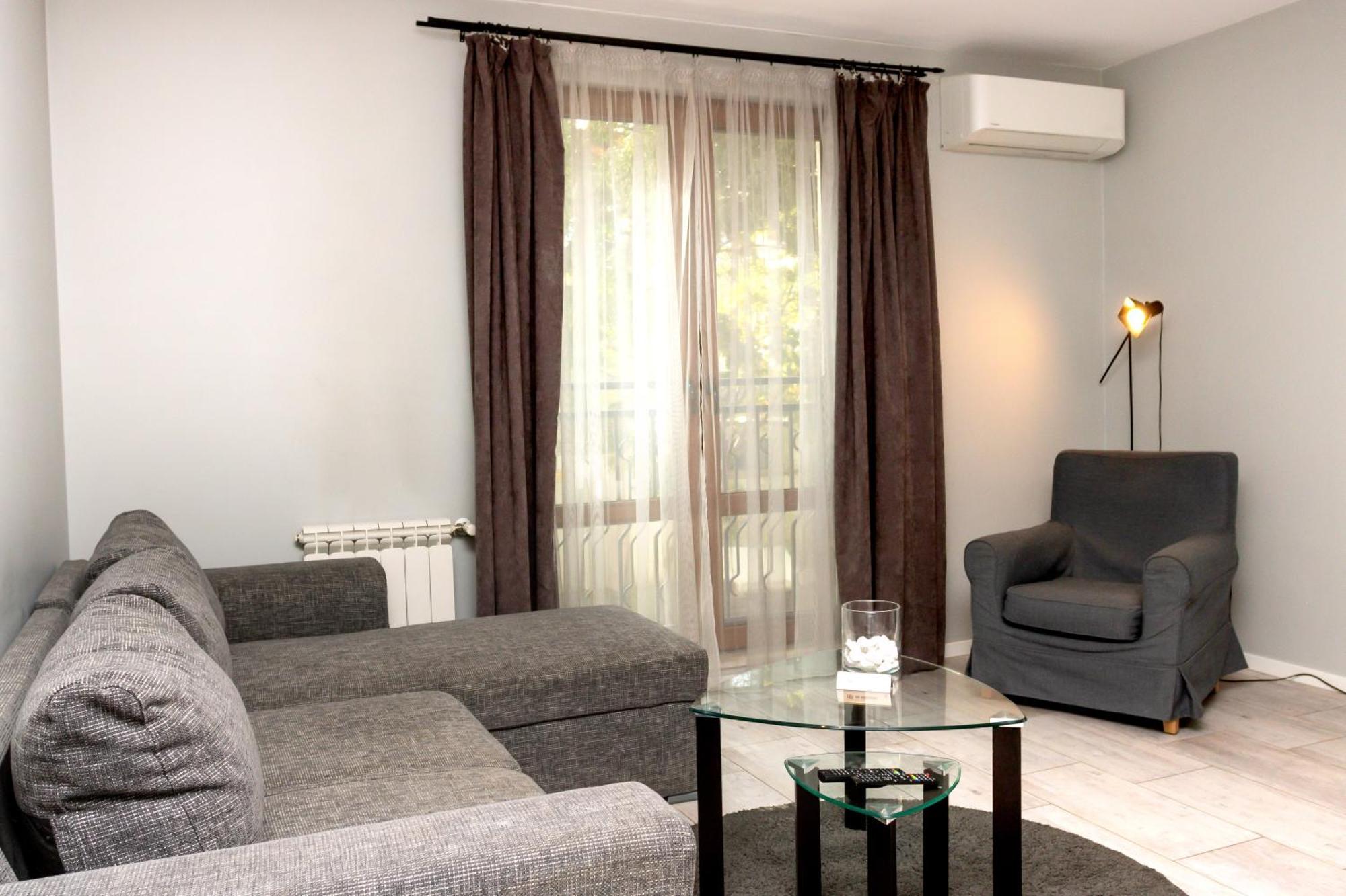 Mon Ami Apart In Studentski Grad Area ソフィア エクステリア 写真